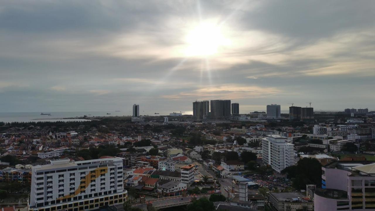 Apartment Luxury 3r2b Penthouse The Shore & Residences