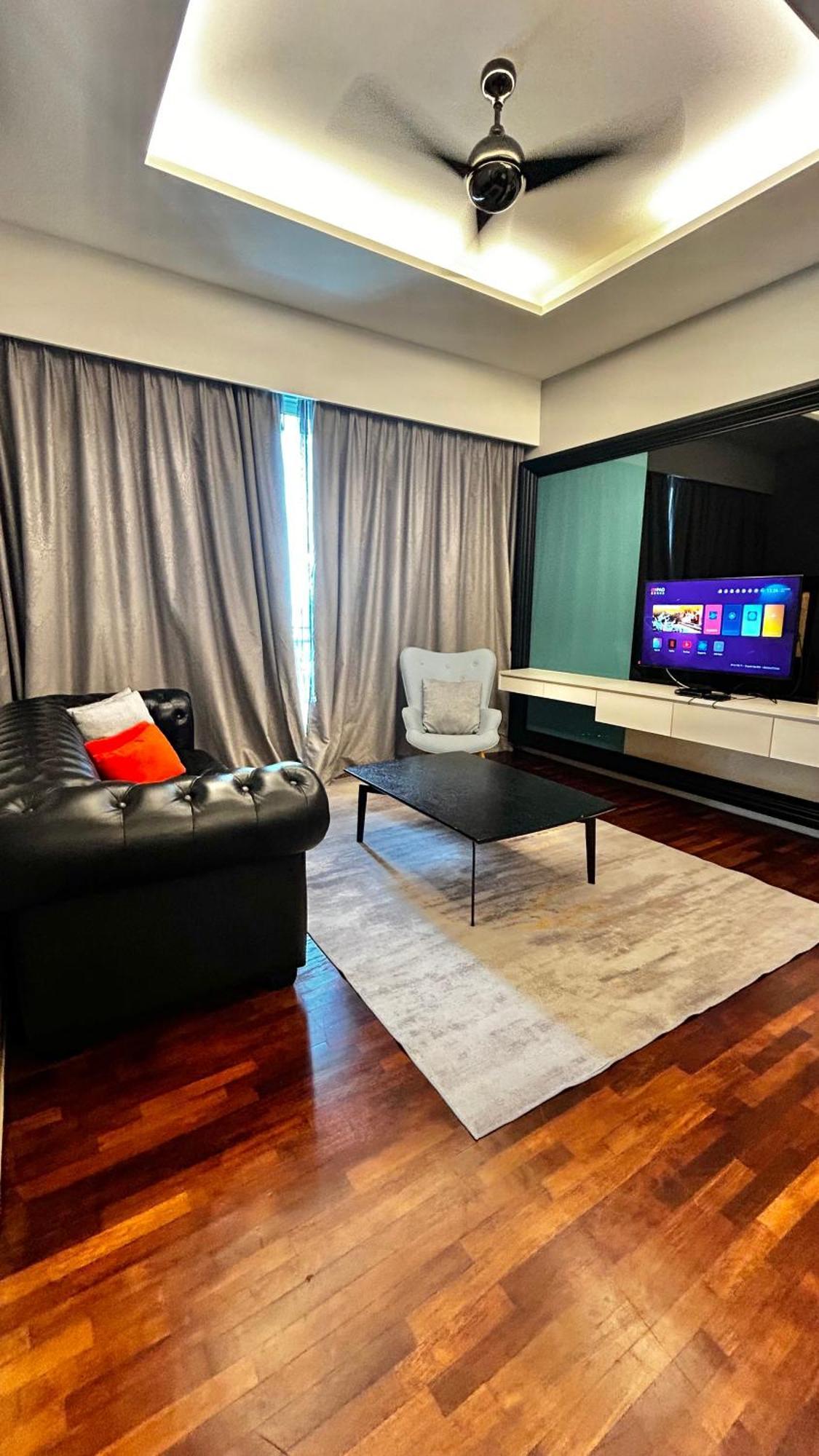 Apartment Luxury 3r2b Penthouse The Shore & Residences