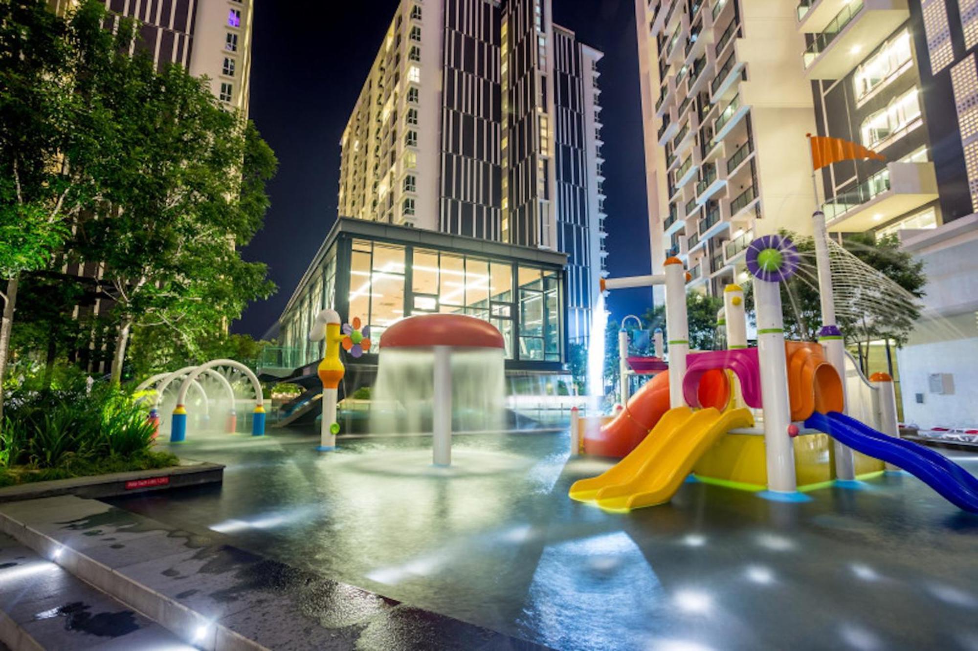 Apartment Luxury 3r2b Penthouse The Shore & Residences